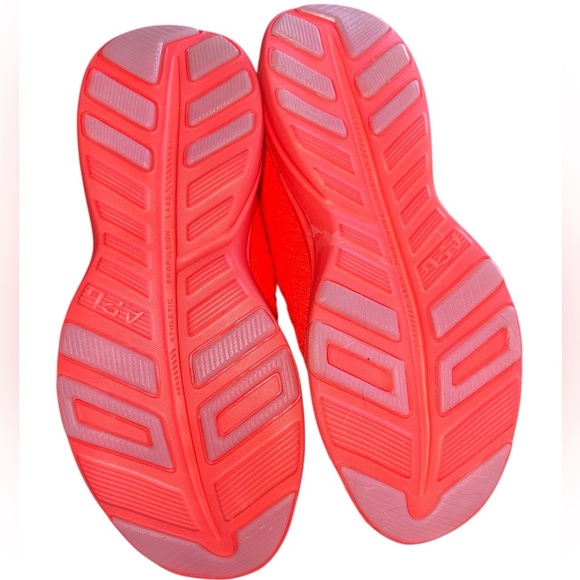 APL Techloom Phantom Running Sneaker Impulse Red Knit Slip On Size 5.5 - Picture 5 of 7